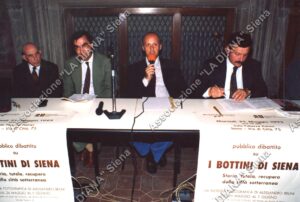 Conferenza i Bottoni di Siena